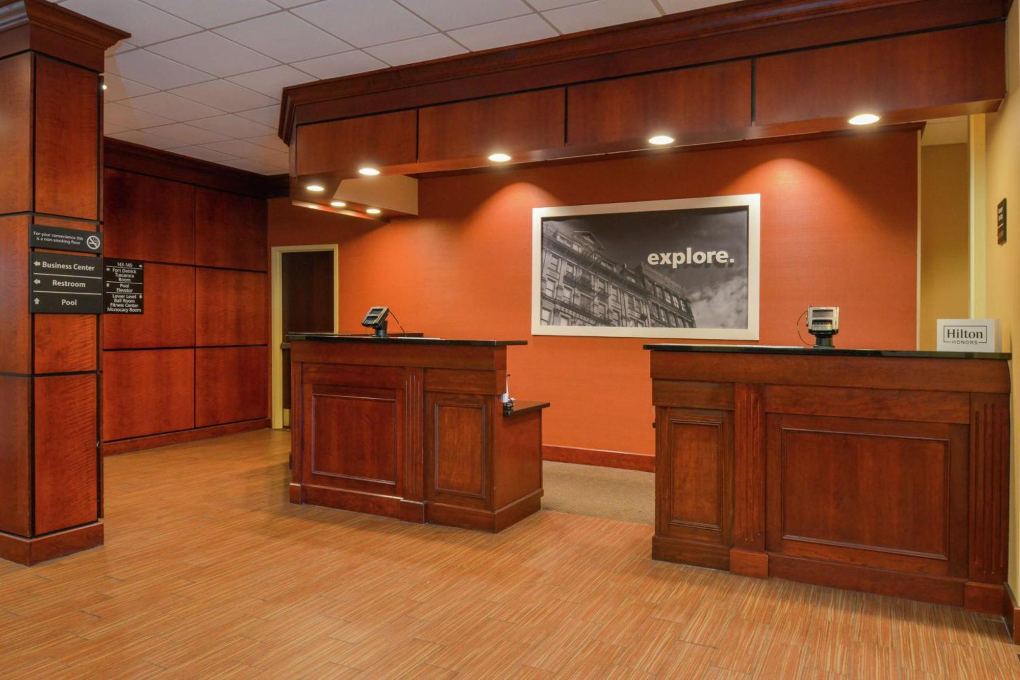Hampton Inn פרדריק מראה חיצוני תמונה